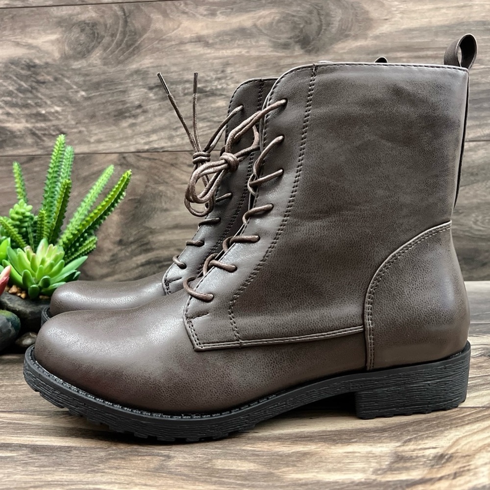 NIB Catherine Malandrino Booney Lace Up Brown Vegan Leather Combat Boots 8 - Picture 3 of 13